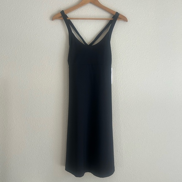 NWT | Patagonia Morning Glory Active Dress w built in shelf bra | medium | black - Picture 2 of 8